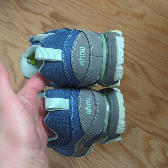 New Ahnu Sugarpine Women's Air Mesh Waterproof Hiking Boot, Size 6 - Picture 10 of 11